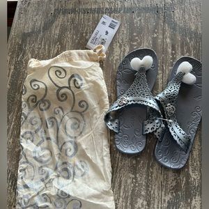 Brighton flip flops size 9